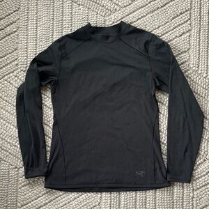 NWT Arc’teryx Motus AR Crew - small